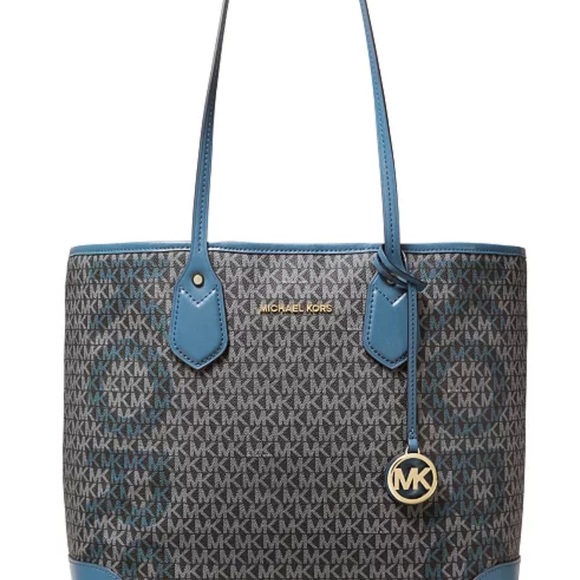 Michael Kors Large Eva Signature Tote - Picture 3 of 11